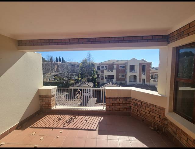 2 BEDROOM APARTMENT RENTED IN BRYANSTON